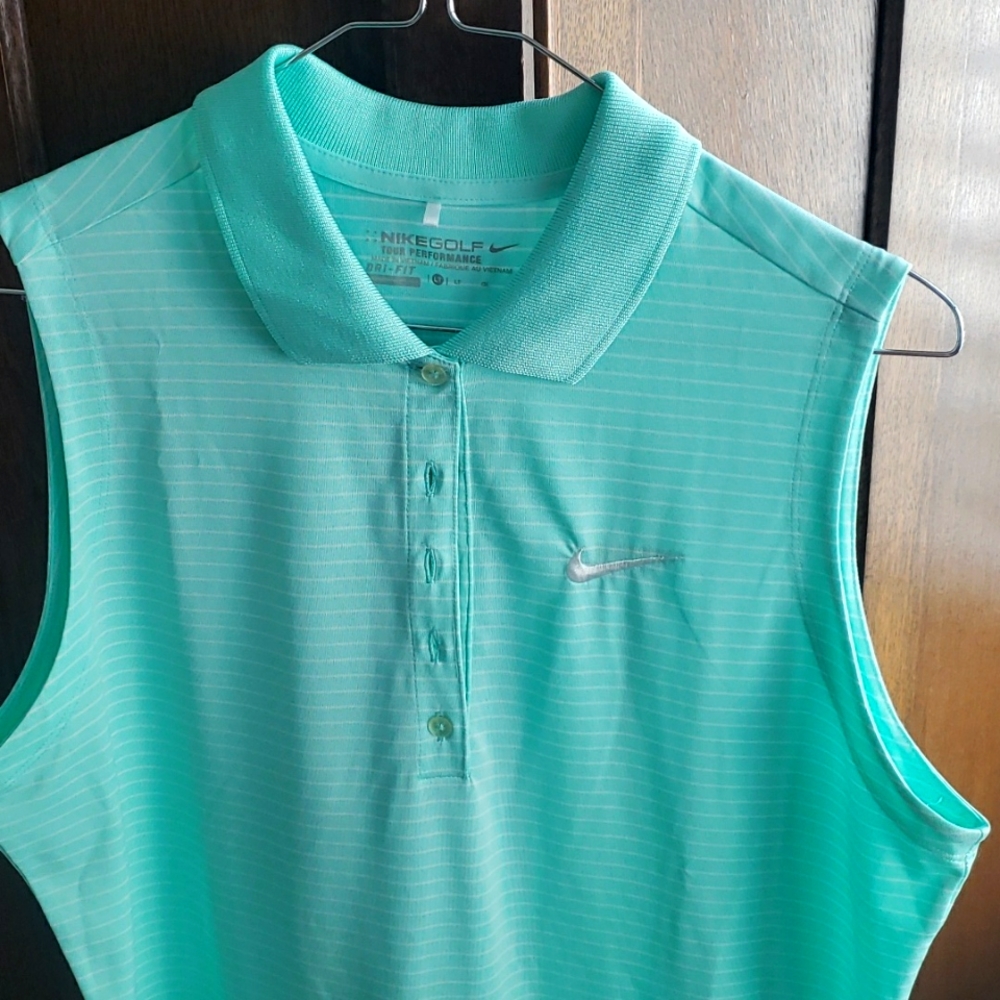 Like new Nike Golf Sleeveless Polo